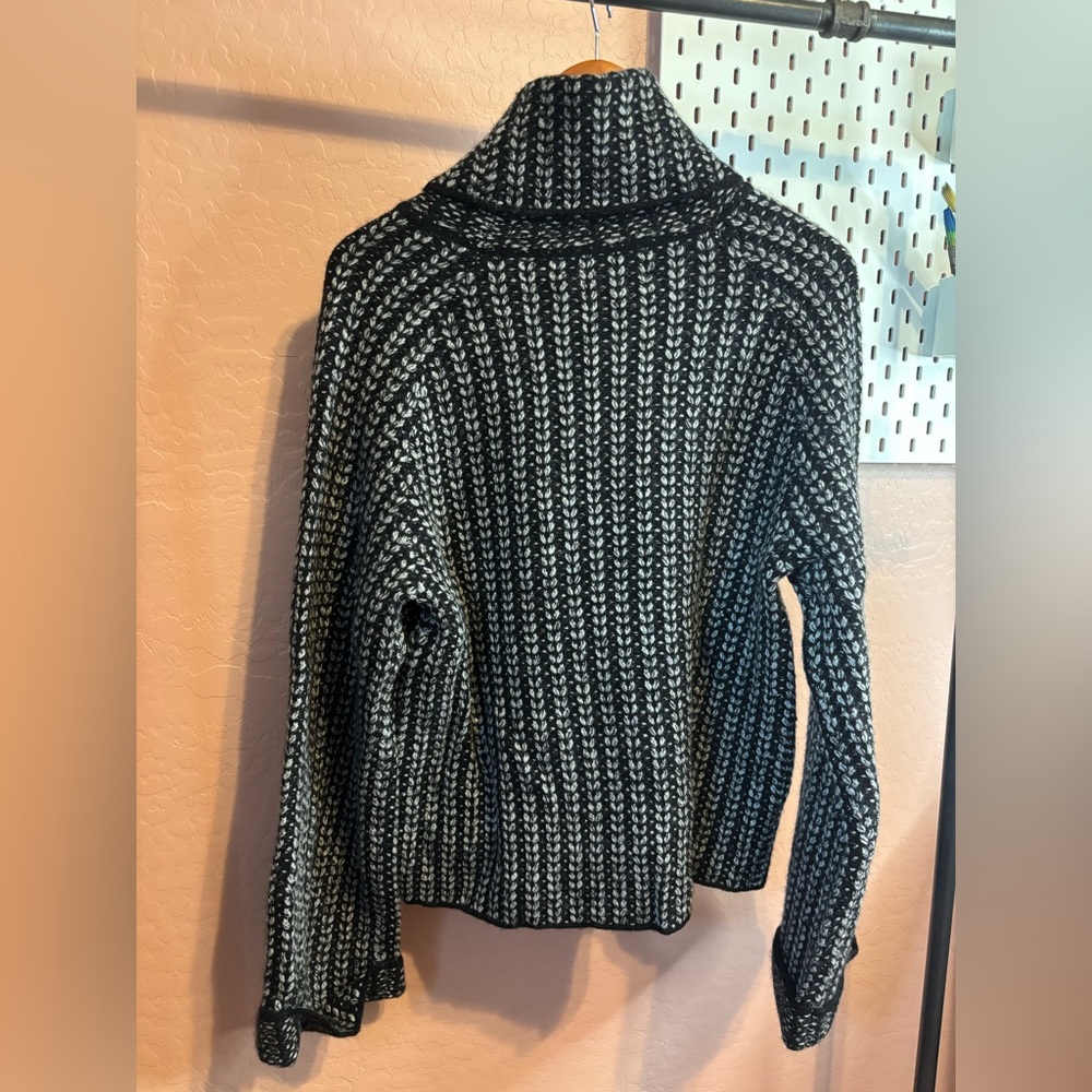 Metallic Thread Chunky Knit Sweater - Picture 4 of 7